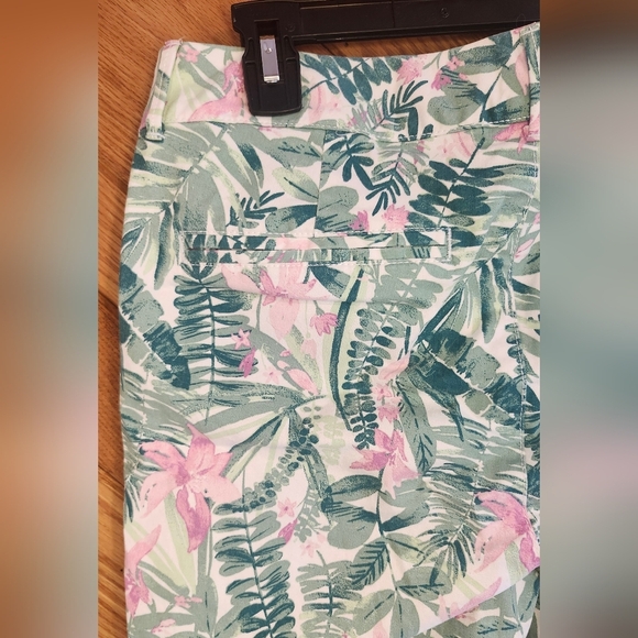 Old Navy Tropical Leaf Print Ankle Length Pixie Pants Size 8 Regular - Picture 10 of 12